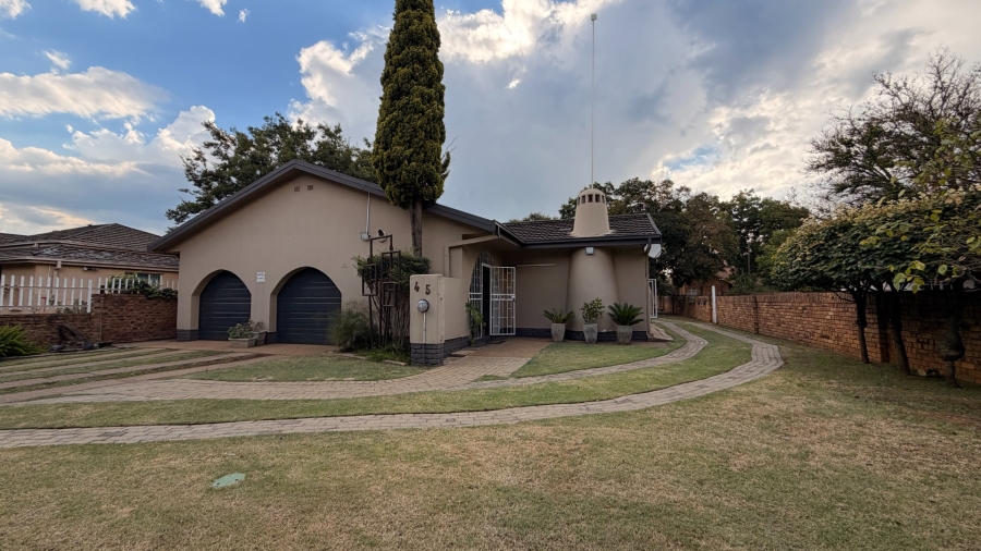 3 Bedroom Property for Sale in Potchefstroom South North West